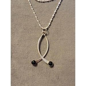 Sterling Silver And Onyx Necklace / Z31